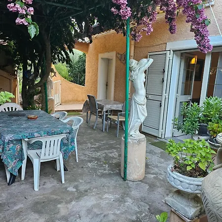 Des Fleurs Semesterbostad Biguglia (Corsica)